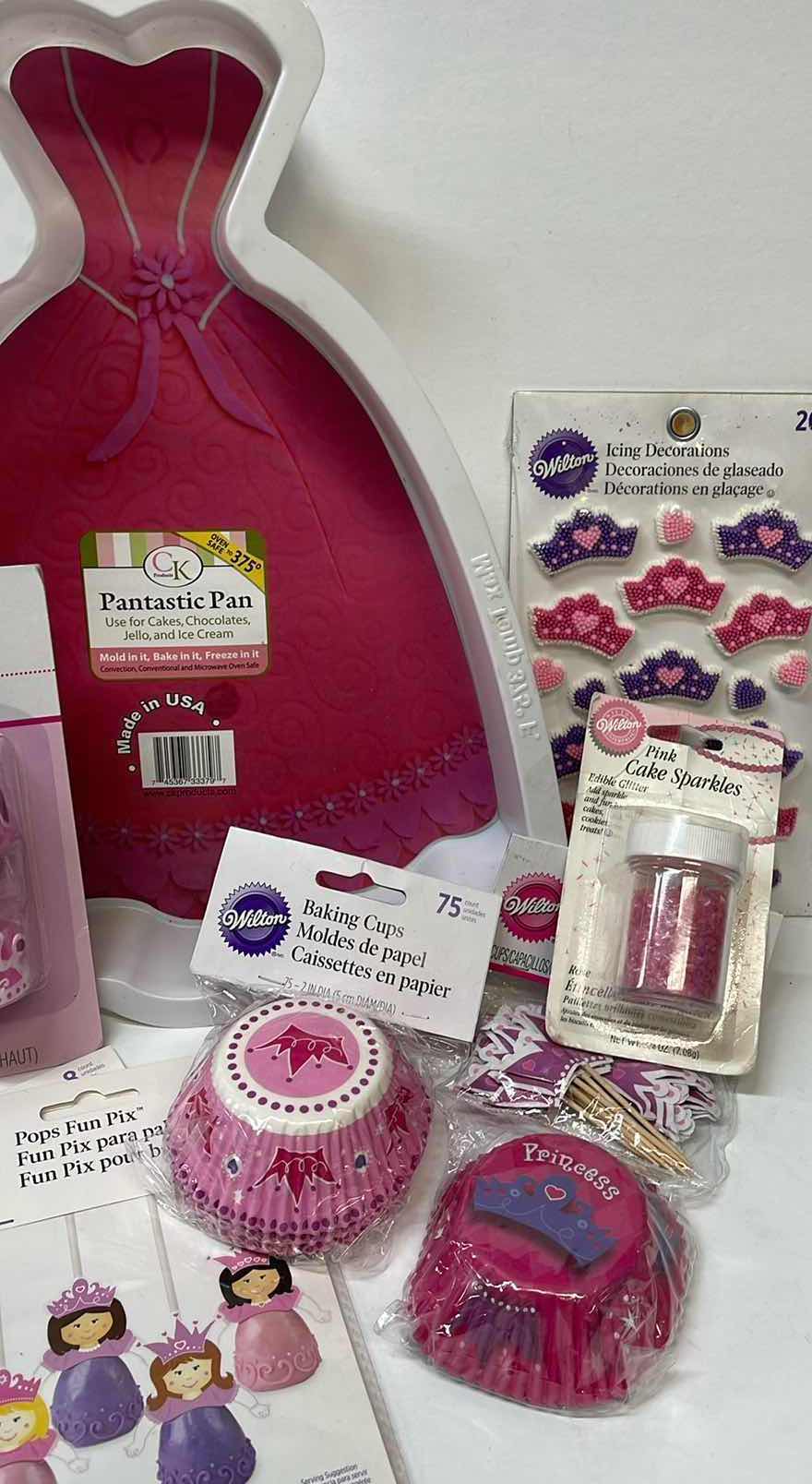 Photo 4 of NEW WILTON PRINCESS PARTY SUPPLIES W/ CK CAKE MOLD - RETAIL PRICE $ 54.00