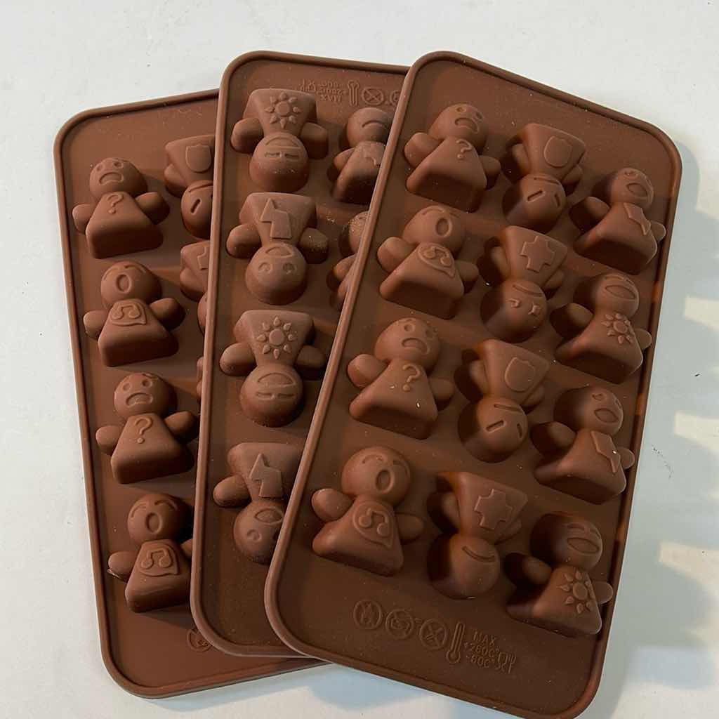 Photo 1 of NEW SILICONE CANDY AND OTHER CRAFTS MOLDS -TOTAL RETAIL PRICE $19.00