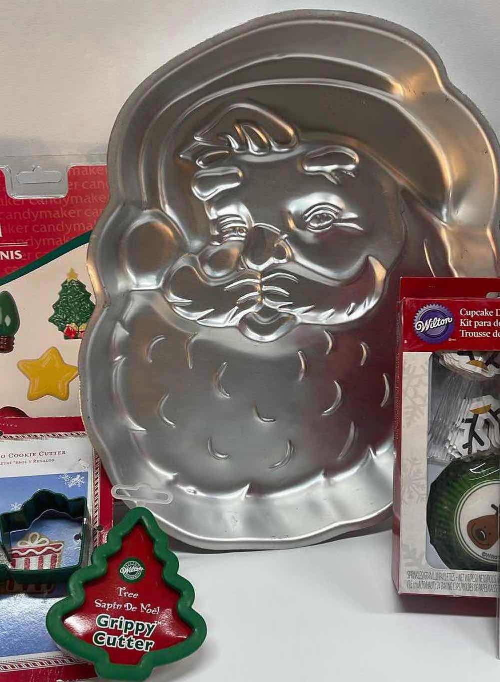 Photo 3 of NOS VINTAGE WILTON SANTA CAKE MOLD , COOKIE CUTTERS & MORE - TOTAL RETAIL PRICE $32.99