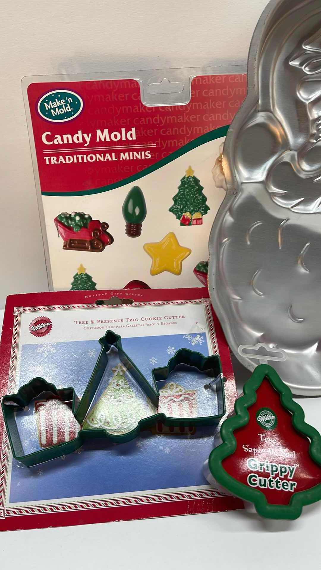 Photo 2 of NOS VINTAGE WILTON SANTA CAKE MOLD , COOKIE CUTTERS & MORE - TOTAL RETAIL PRICE $32.99