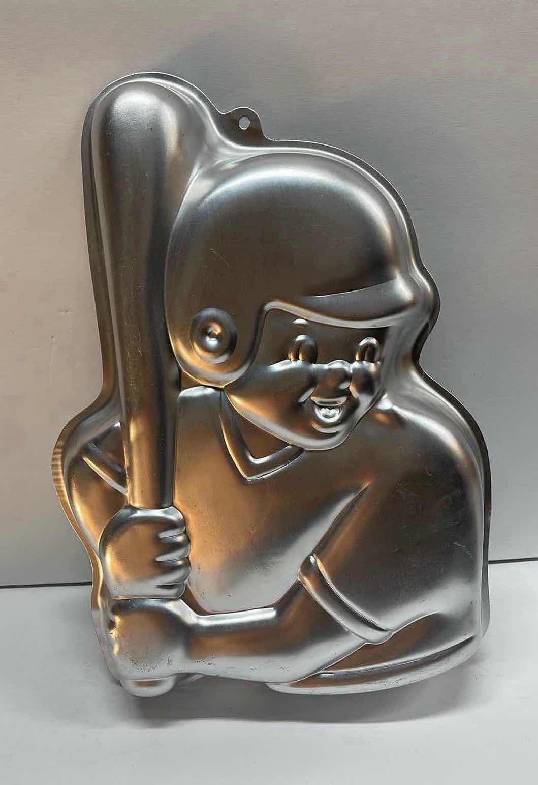 Photo 1 of NOS WILTON “1992 BASEBALL BOY CAKE PAN - RETAIL PRICE $18.00