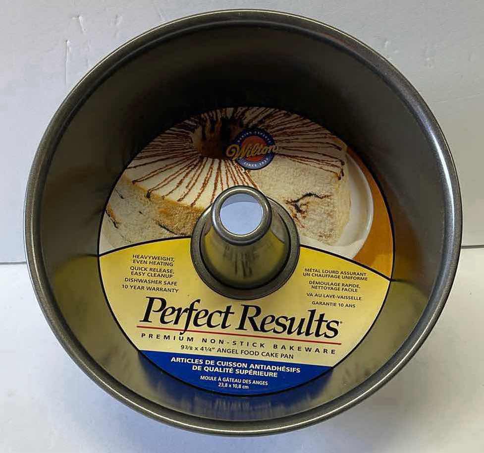 Photo 1 of NEW WILTON PERFECT RESULTS 9 3/8 x 4 1/2 ANGEL FOOD CAKE PAN - RETAIL PRICE $30.00