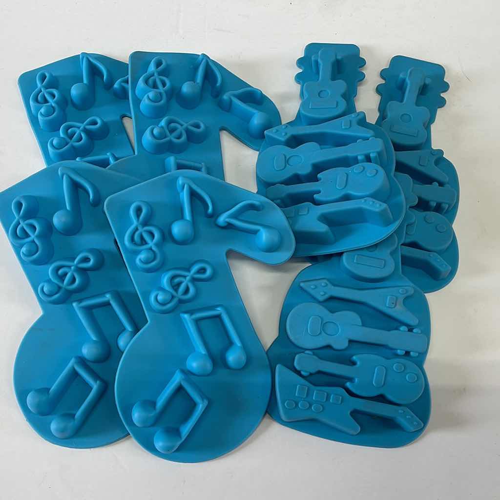 Photo 1 of NEW MUSIC NOTE MOLDS / CANDY / CHOCOLATE/ ICE - RETAIL PRICE $21.00