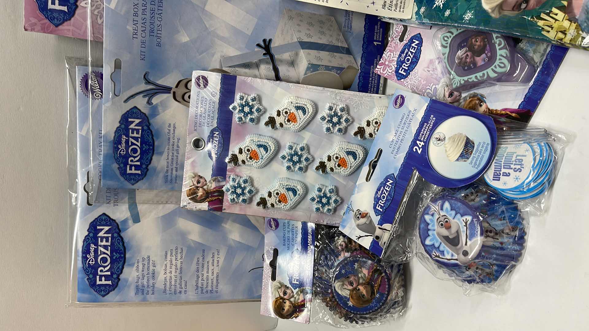 Photo 4 of NOS WILTON DISNEY FROZEN PARTY SUPPLIES- TOTAL RETAIL PRICE $68.99