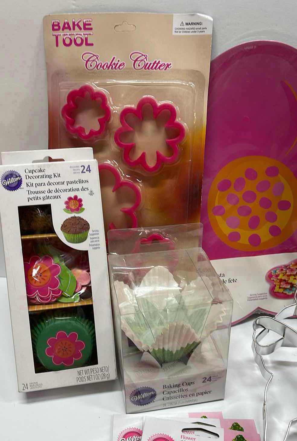 Photo 2 of NEW SPRING TIME PARTY SUPPLIES-TOTAL RETAIL PRICE $48.00