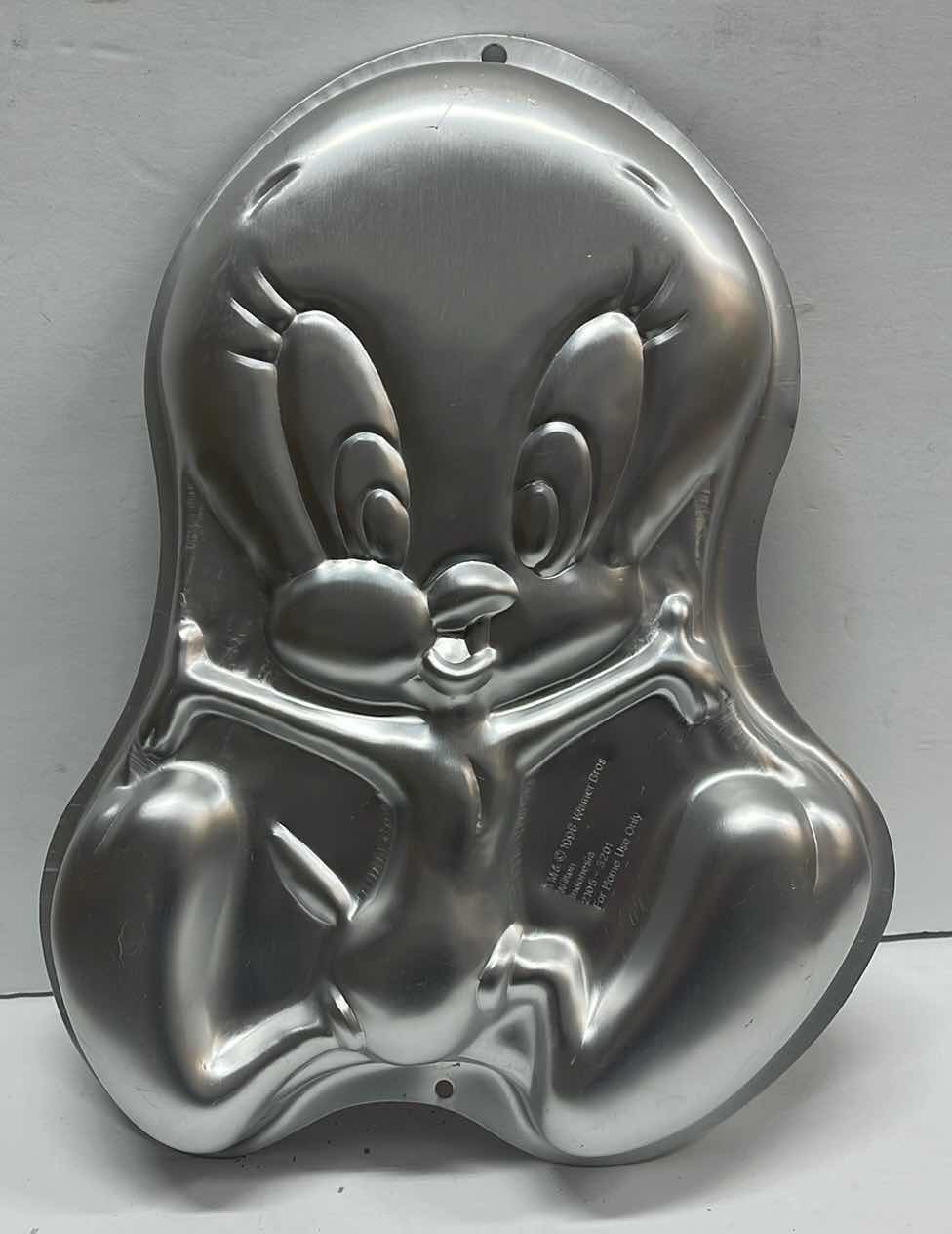 Photo 2 of NOS VINTAGE WILTON WARMER BROTHERS 1998 LOONEY TUNES TWEETY CAKE PAN -RETAIL PRICE $23.00