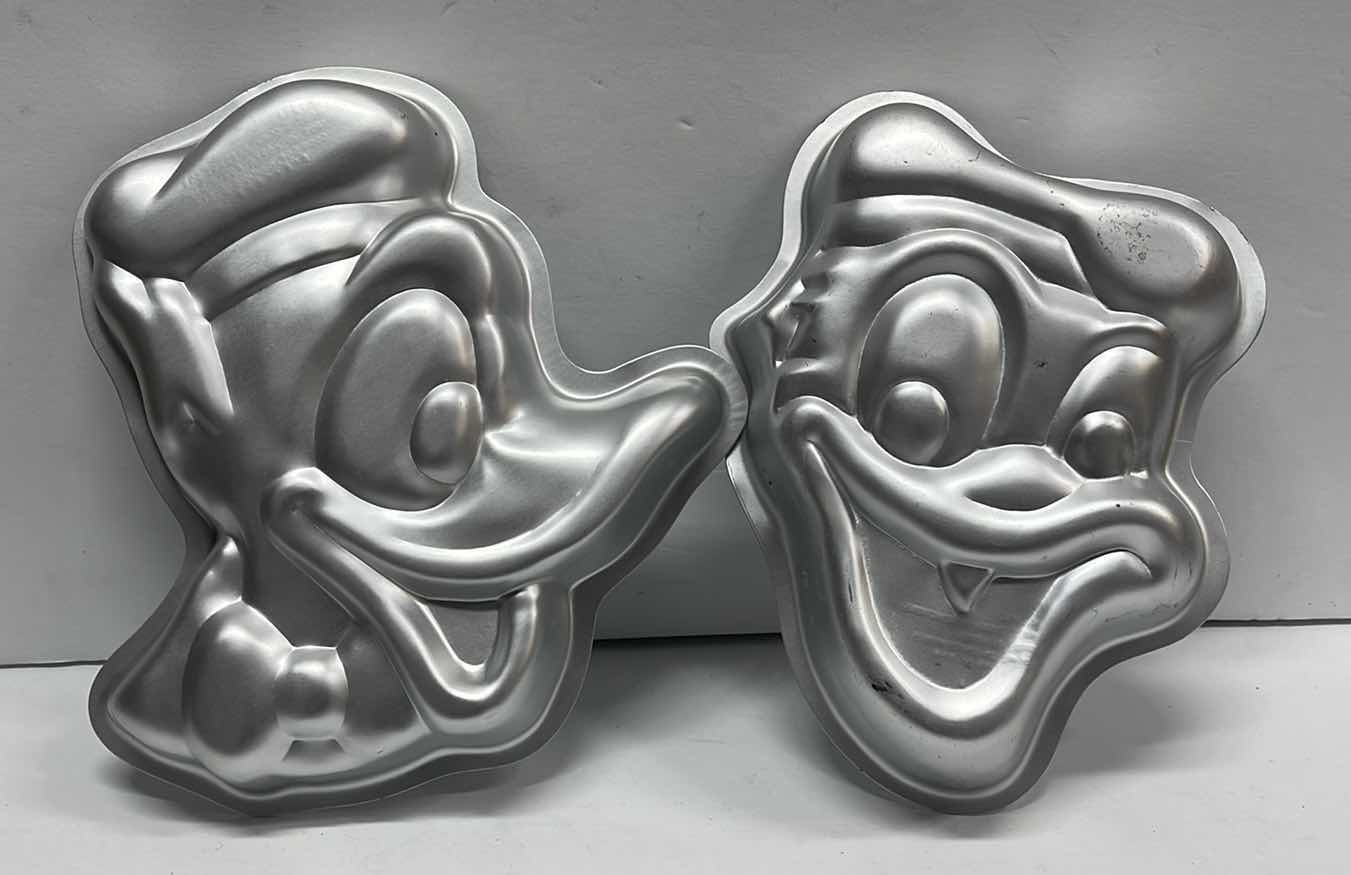 Photo 1 of NOS VINTAGE WILTON WALT DISNEY 1977 DONALD DUCK MINI CAKE PANS - TOTAL RETAIL PRICE $21.00