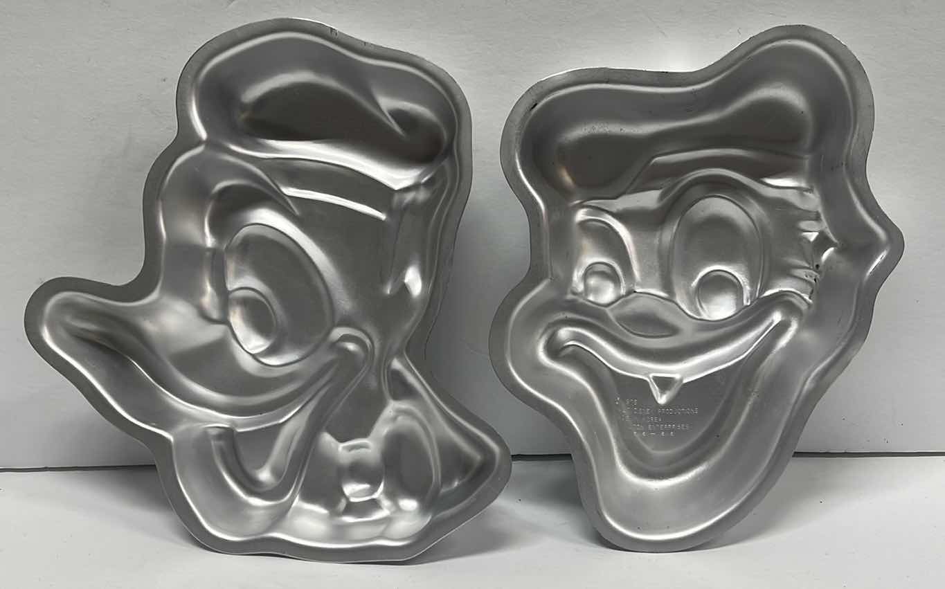 Photo 1 of NOS VINTAGE WILTON WALT DISNEY 1977 DONALD DUCK MINI CAKE PANS - TOTAL RETAIL PRICE $21.00