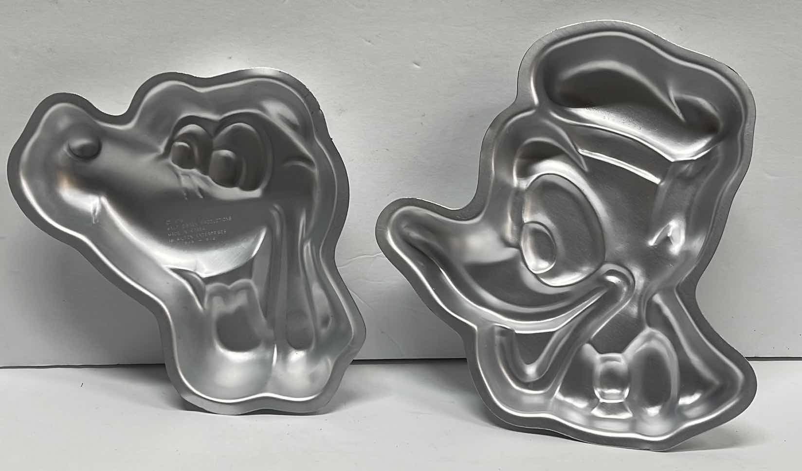 Photo 2 of NOS VINTAGE WILTON WALT DISNEY 1976 & 1977  DONALD DUCK & PLUTO MINI CAKE PANS - TOTAL RETAIL PRICE $21.00