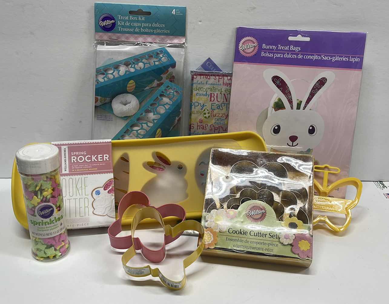 Photo 1 of NEW EASTER PARTY SUPPLIES- RETAIL PRICE $31.00