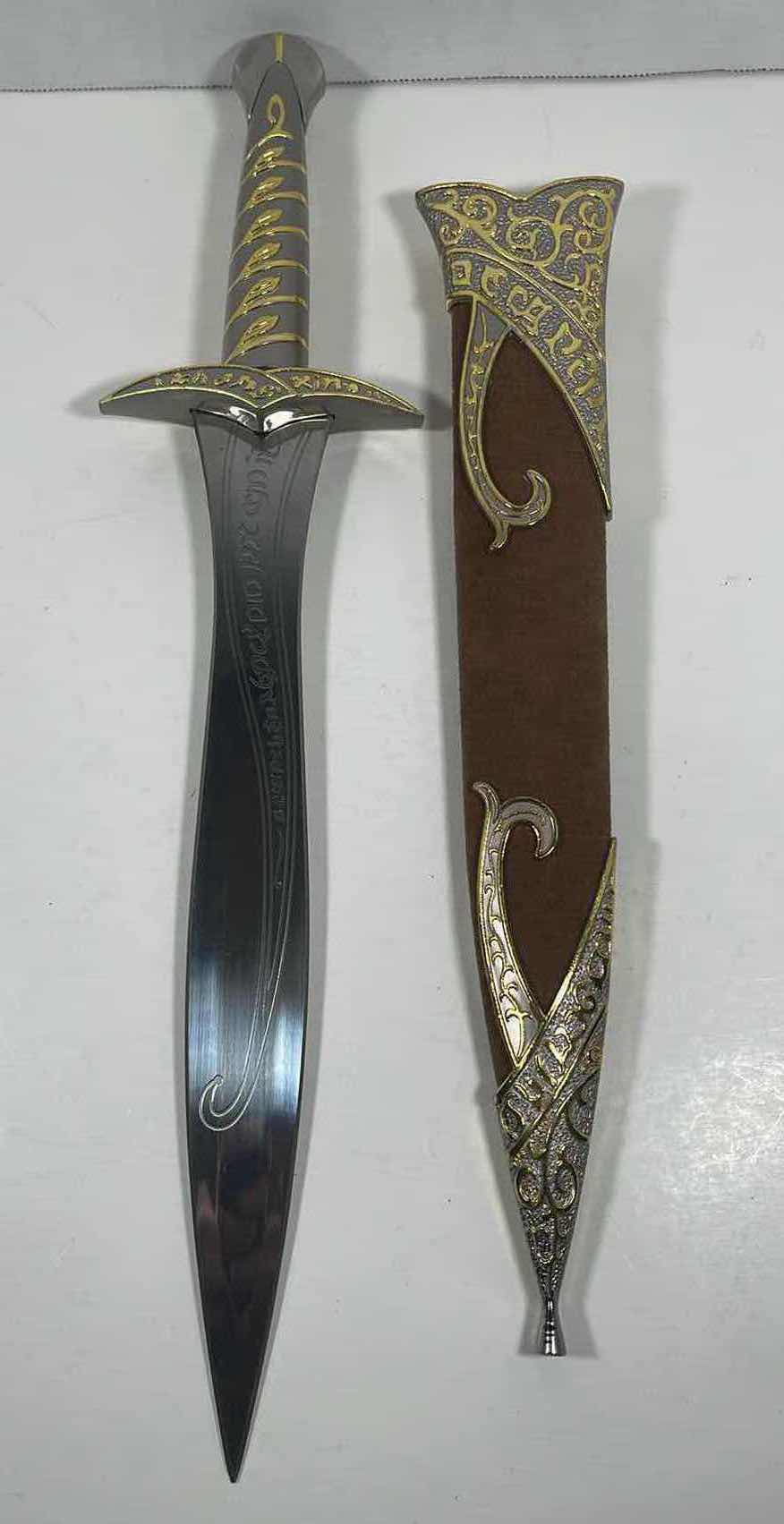 Photo 4 of 20” LORD OF THE RINGS FROTO BAGGINS DART SWORD WITH BROWN VELVET SHEATH