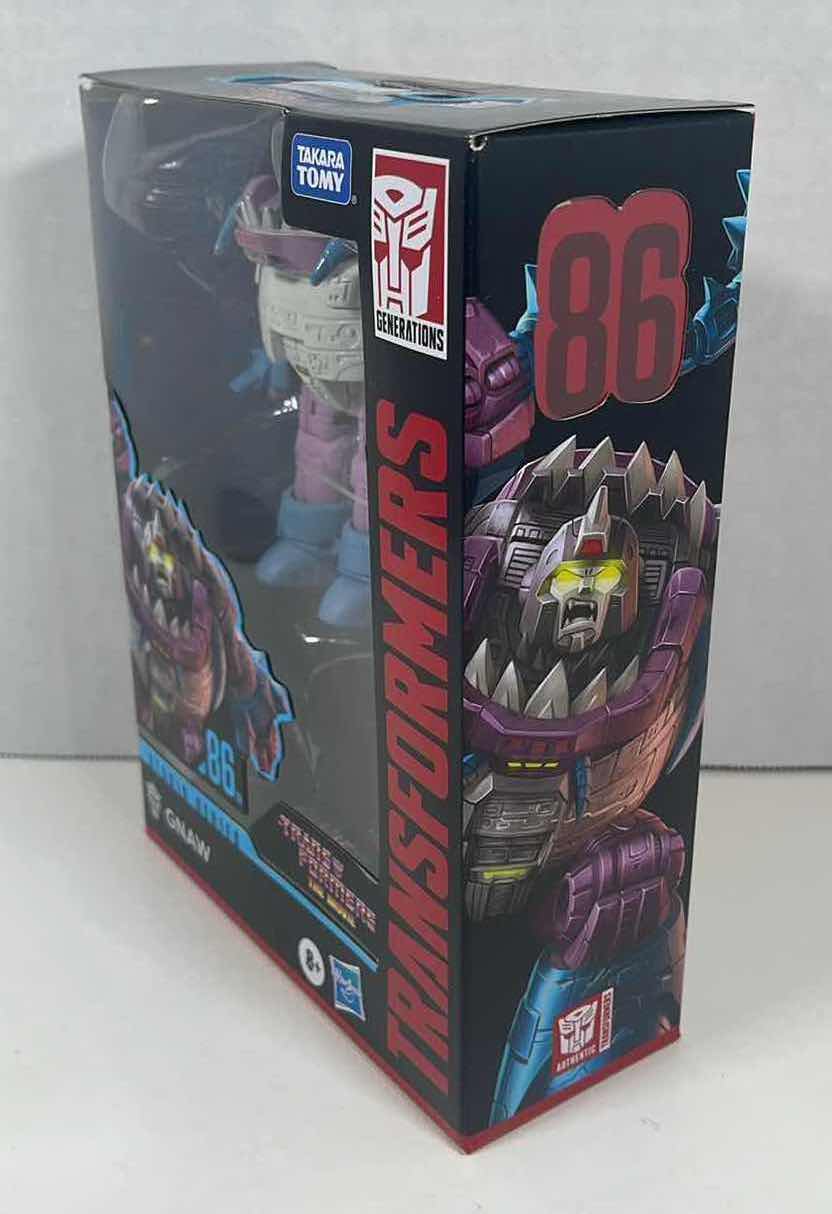 Photo 3 of NIB TAKARA TOMY HASBRO TRANSFORMERS STUDIO SERIES GNAW #86 ACTION FIGURE & ACCESSORIES 