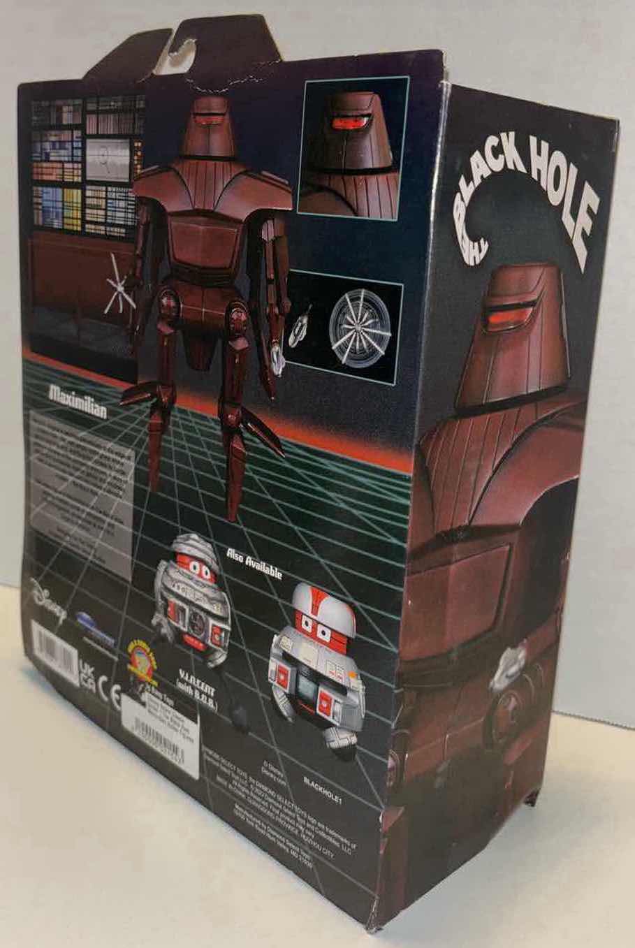 Photo 3 of NEW DIAMOND SELECT TOYS THE BLACK HOLE “MAXIMILIAN” COLLECTOR’S 7” ACTION FIGURE WITH ACCESSORIES & DIORAMA