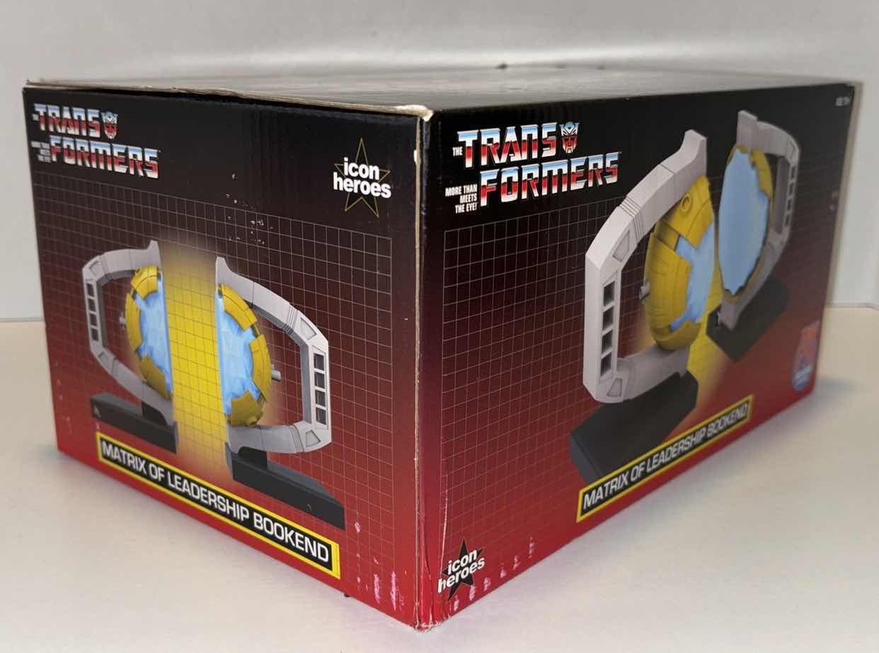 Photo 2 of NEW ICON HEROES THE TRANSFORMERS LIMITED EDITION MATRIX OF LEADERSHIP BOOKEND (NO. 1,245 OF 2,000)
