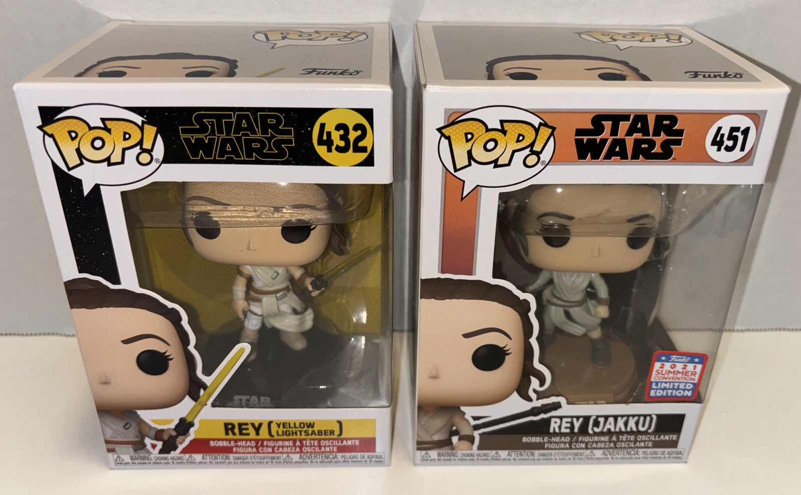 Photo 4 of NEW FUNKO POP! STAR WARS BOBBLE-HEAD VINYL FIGURE 2-PACK, #432 REY (YELLOW LIGHTSABER) & #451 REY (JAKKU)