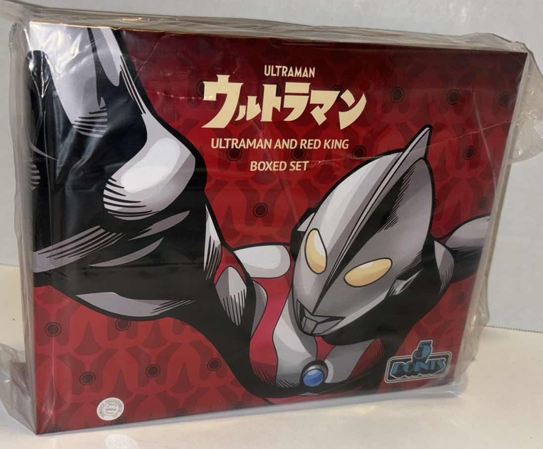 Photo 4 of NEW MEZCO TOYZ 5 POINTS ULTRAMAN & RED KING BOXED SET (1)