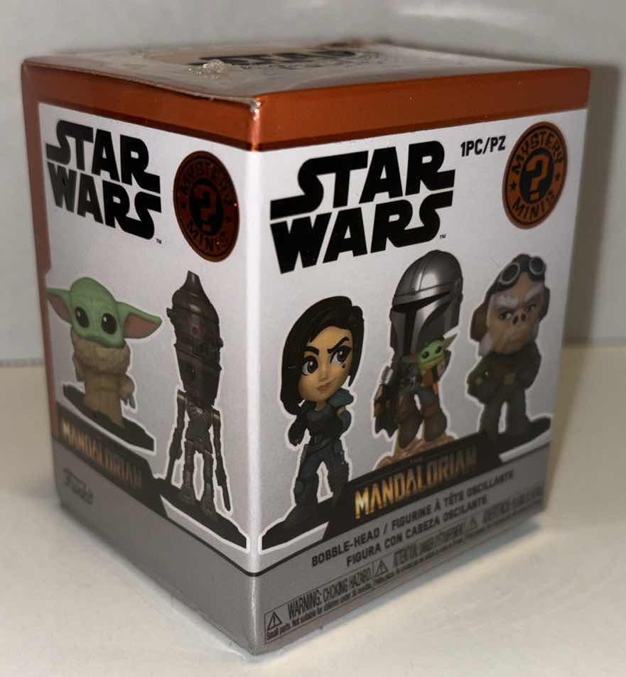 Photo 2 of NEW FUNKO STAR WARS THE MANDALORIAN MYSTERY MINIS BOBBLE-HEAD FIGURE 4-PACK BUNDLE