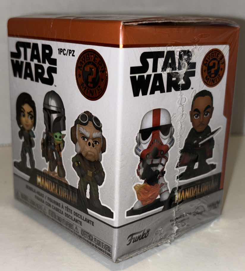 Photo 3 of NEW FUNKO STAR WARS THE MANDALORIAN MYSTERY MINIS BOBBLE-HEAD FIGURE 2-PACK BUNDLE