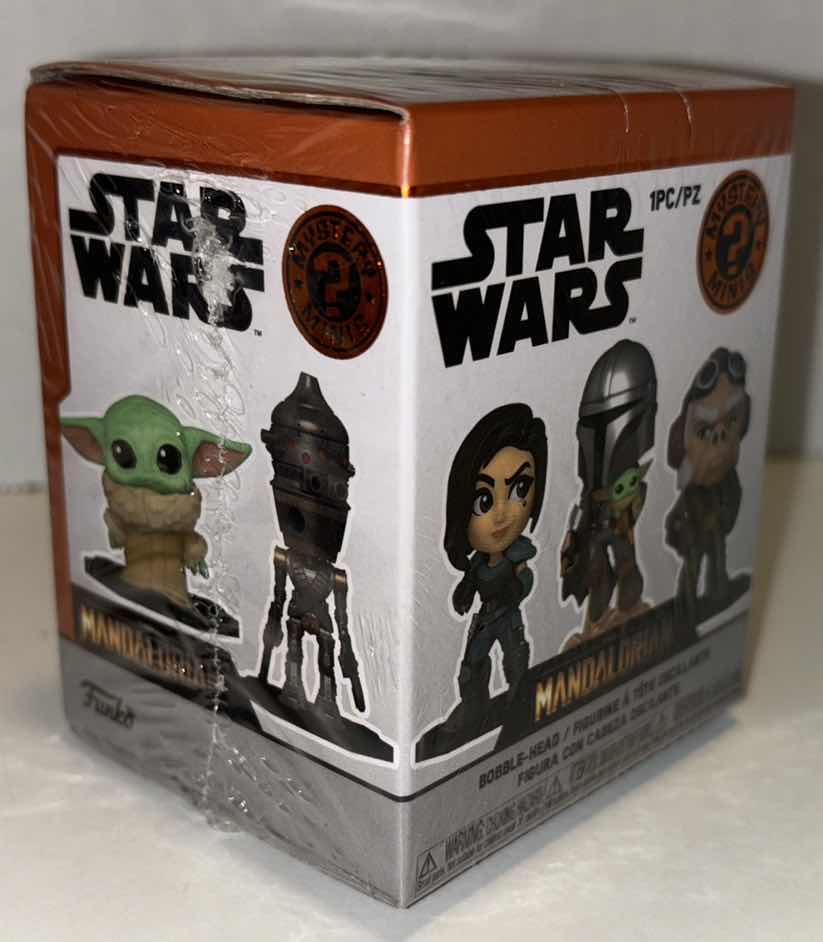 Photo 2 of NEW FUNKO STAR WARS THE MANDALORIAN MYSTERY MINIS BOBBLE-HEAD FIGURE 2-PACK BUNDLE