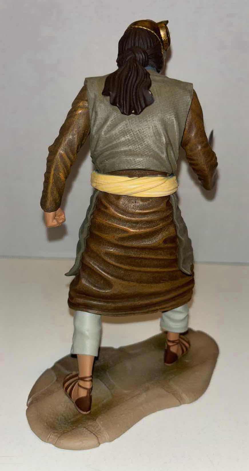 Photo 2 of DARK HORSE DELUXE 7” FIGURE, GAME OF THRONES “SON OF THE HARPY”