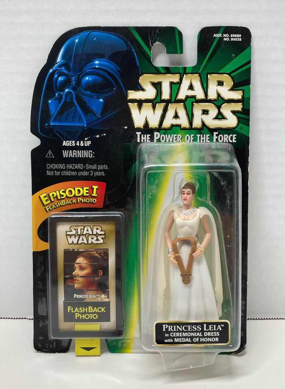Photo 1 of NEW STAR WARS THE POWER OF THE FORCE ACTION FIGURE, PRINCESS LEIA IN CEREMONIAL DRESS W MEDAL OF HONOR & FLASHBACK PHOTO