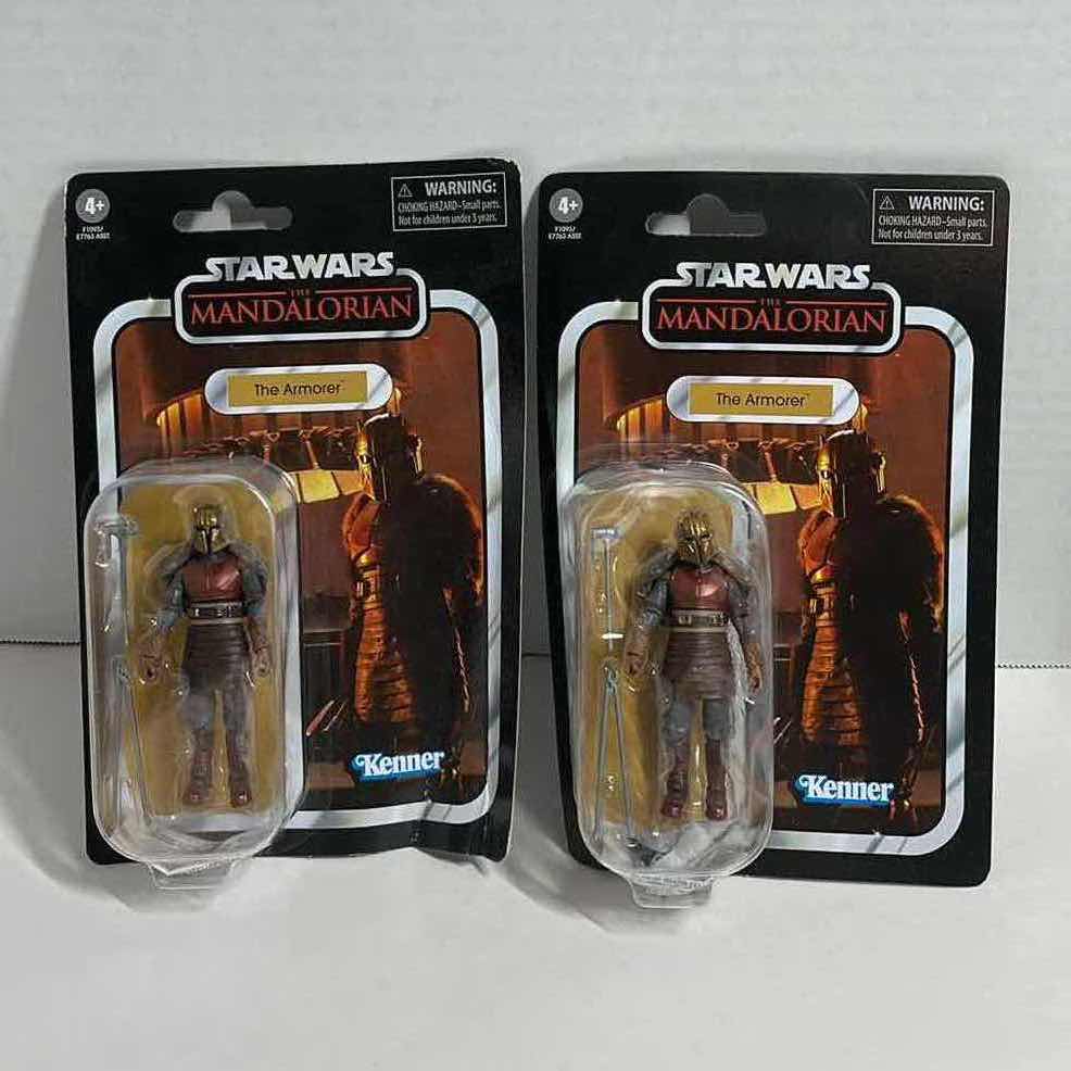 Photo 1 of NEW STAR WARS THE MANDALORIAN 2-PACK ACTION FIGURES, THE ARMORER