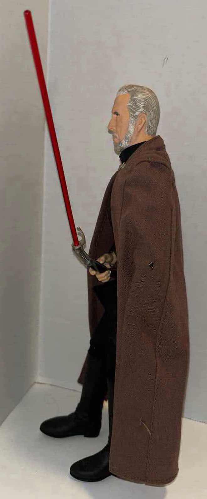 Photo 3 of HASBRO 2002 STAR WARS ATTACK OF THE CLONES 12” COUNT DOOKU FIGURE W LIGHTSABER (FULLY POSEABLE)