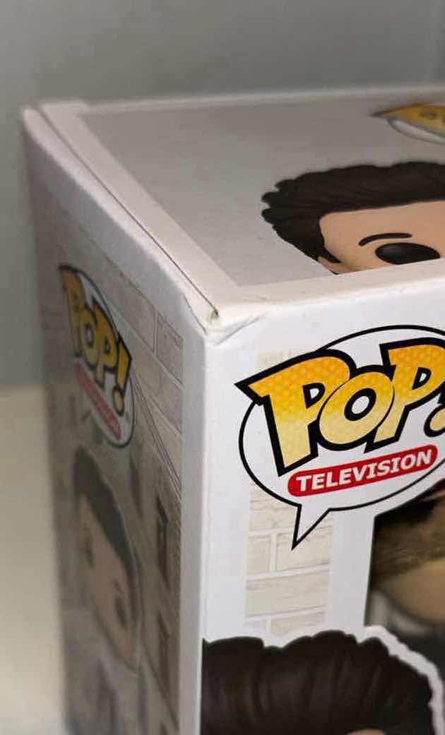 Photo 4 of NEW FUNKO POP! TELEVISION SEINFELD VINYL FIGURE 2-PACK,  #1085 NEWMAN & #1088 JERRY (PUFFY SHIRT)