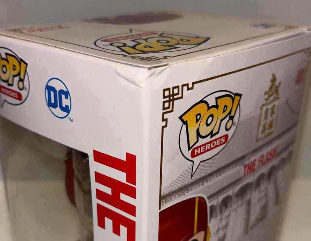 Photo 4 of NEW FUNKO POP! HEROES DC IMPERIAL PALACE VINYL FIGURE 3-PACK, #377 ROBIN, #400 GREEN LANTERN & #401 THE FLASH