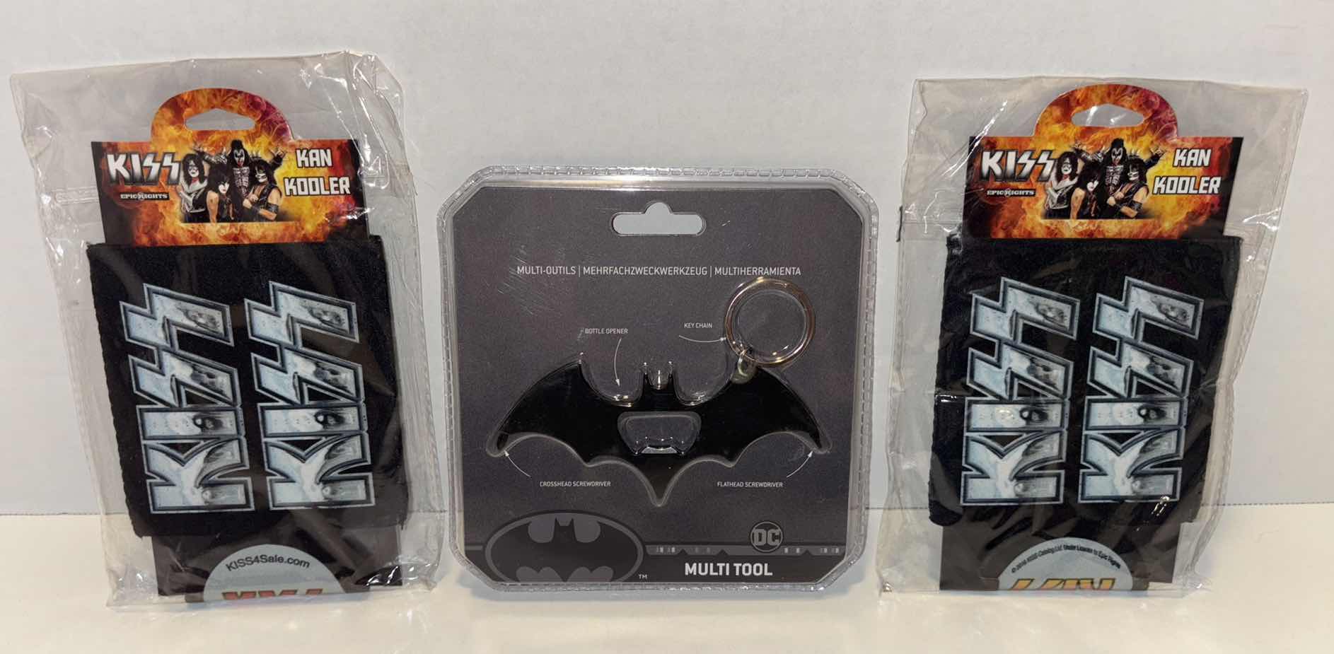 Photo 1 of NEW DC BATMAN MULTI TOOL KEYCHAIN & KISS KAN KOOLERS (2)