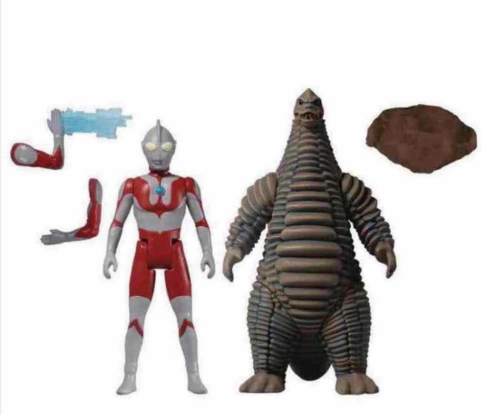 Photo 2 of NEW MEZCO TOYZ 5 POINTS ULTRAMAN AND RED KING BOXED SET (1)