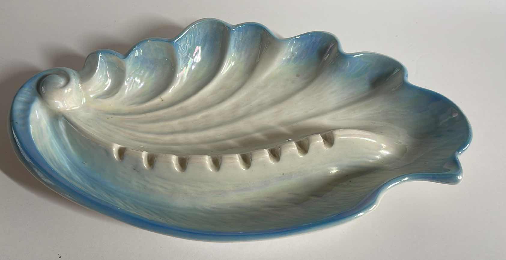 Photo 2 of VINTAGE USA POTTERY ASHTRAY