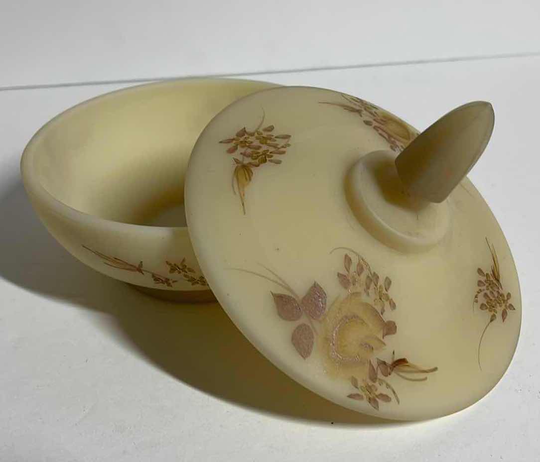 Photo 2 of FENTON CUSTARD LIDDED DISH