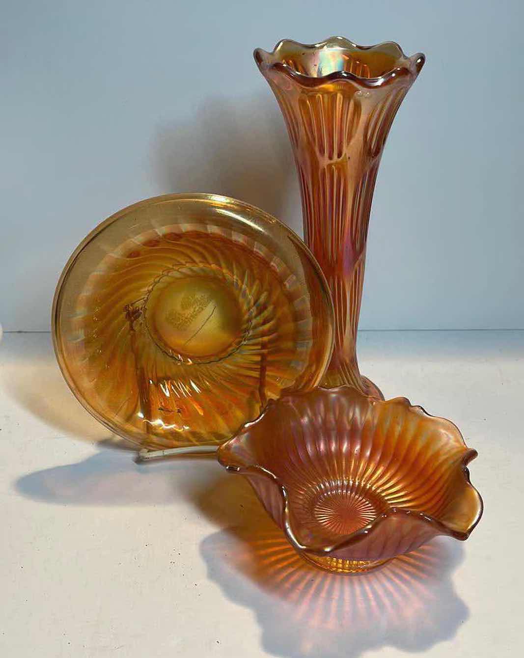 Photo 1 of VINTAGE MARIGOLD CARNIVAL GLASS W/ SWUNG GLASS VASE