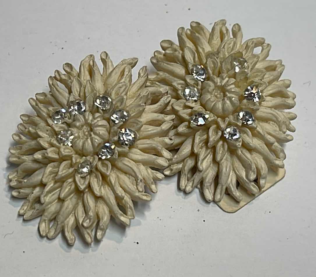 Photo 4 of VINTAGE CELLULOID CLAMPER BRACELET & MATCHING EARRINGS 