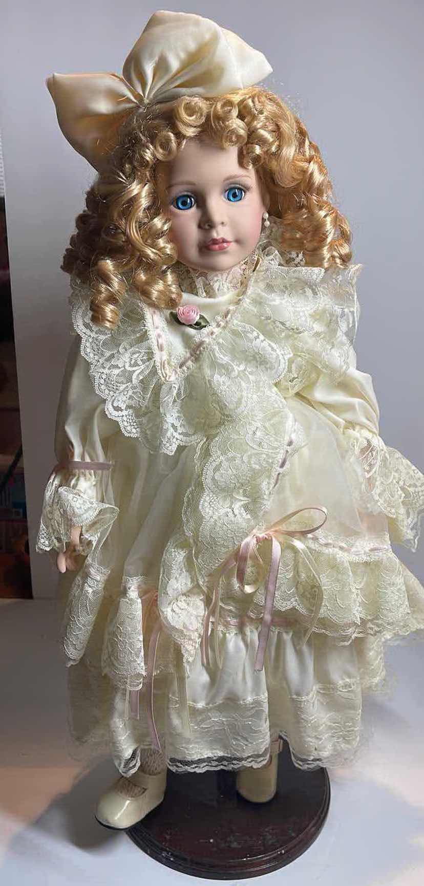 Photo 3 of TIMELESS 3/2500 PORCELAIN DOLL W/ COA AND BOX