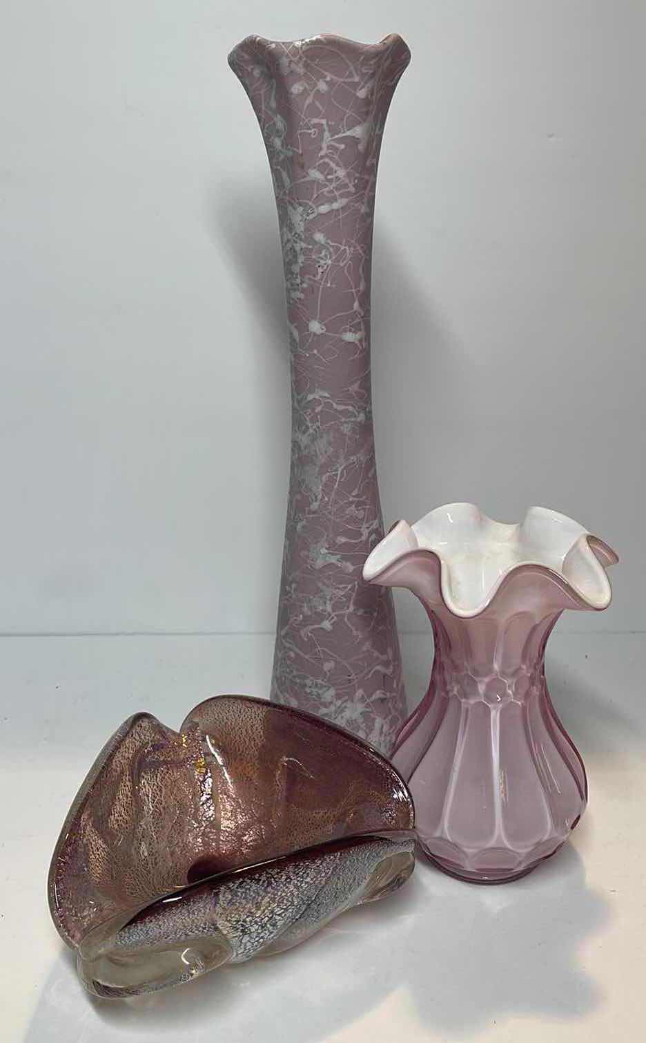 Photo 1 of VINTAGE FENTON DUSTY ROSE OVERLAY RUFFLE VASE , ART GLASS & MORE