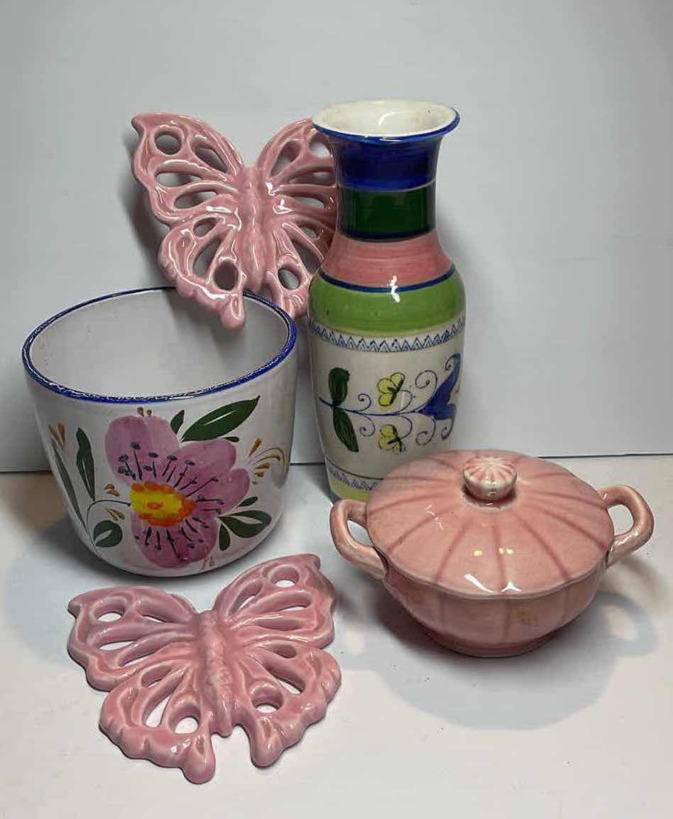 Photo 1 of VINTAGE WS GEORGE PETALWARE PINK LIDDED DISH & ITALIAN HAND-PAINTED VASE AND MUCH MORE