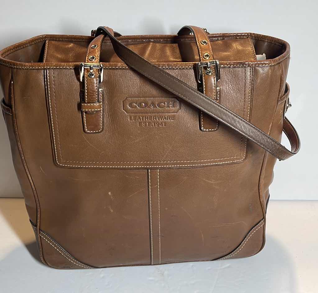 Photo 2 of AUTHENTIC COACH FALL CLASSIC LEATHER TOTE