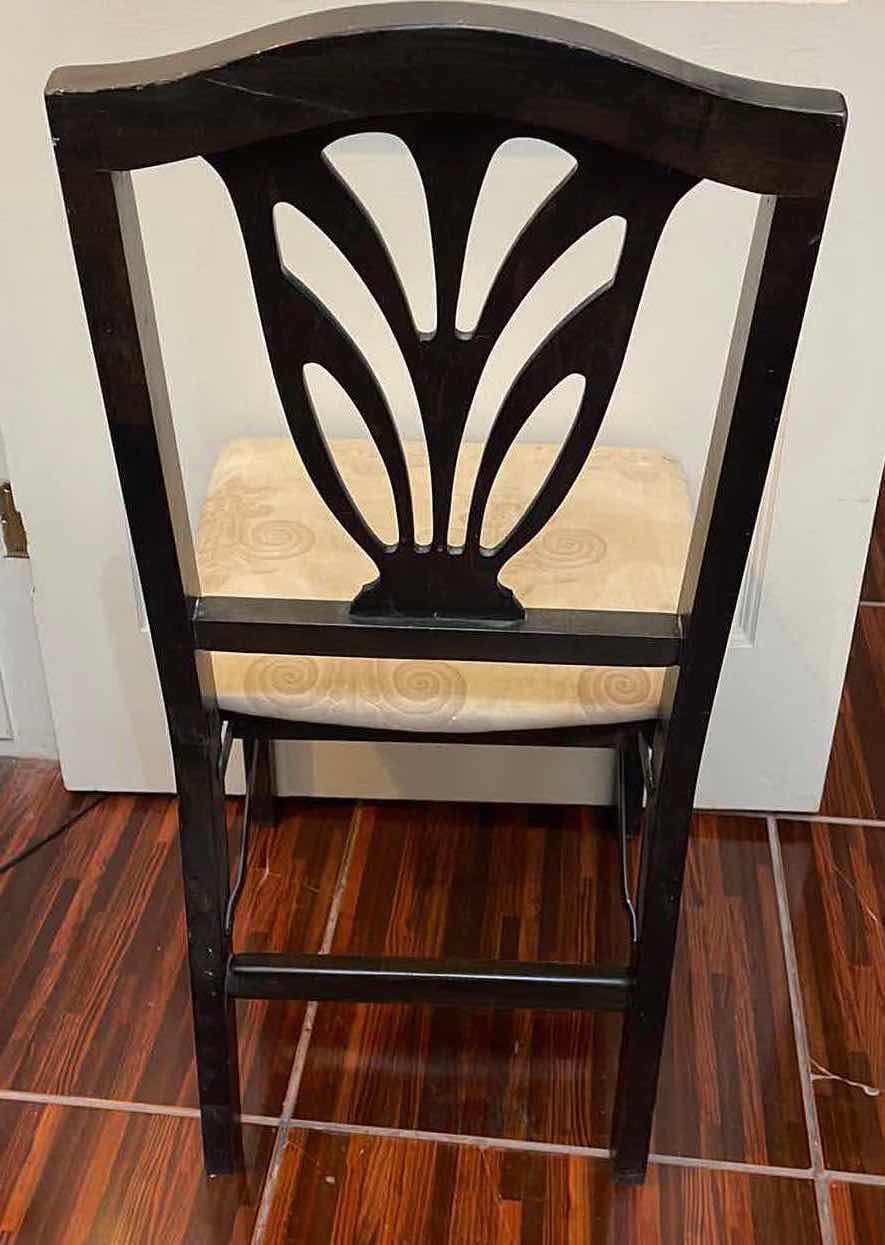 Photo 3 of VINTAGE QUEEN ANNE FOLDING CHAIR - MORE IN AUCTION