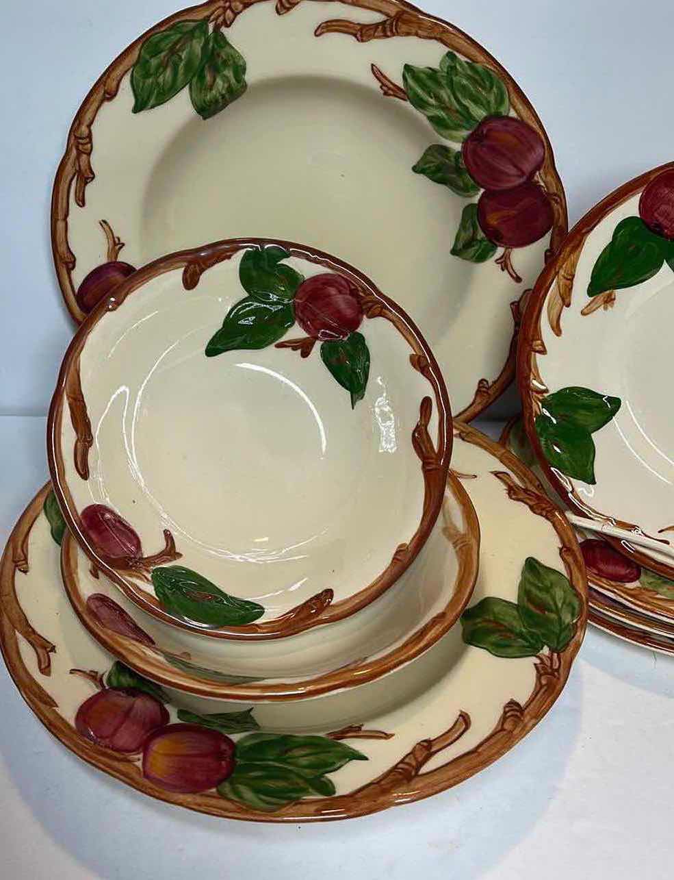 Photo 2 of VINTAGE FRANCISCAN EARTHWARE APPLE COLLECTION - 2 SOUP BOWLS -2 DESSERT BOWLS - 4 SALAD PLATES - MORE OF THIS COLLECTION IN AUCTION