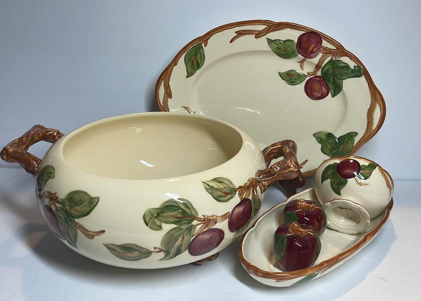 Photo 1 of VINTAGE FRANCISCAN EARTHWARE APPLE COLLECTION SERVING DISHES AND SALT & PEPPER - MORE OF THIS COLLECTION IN AUCTION