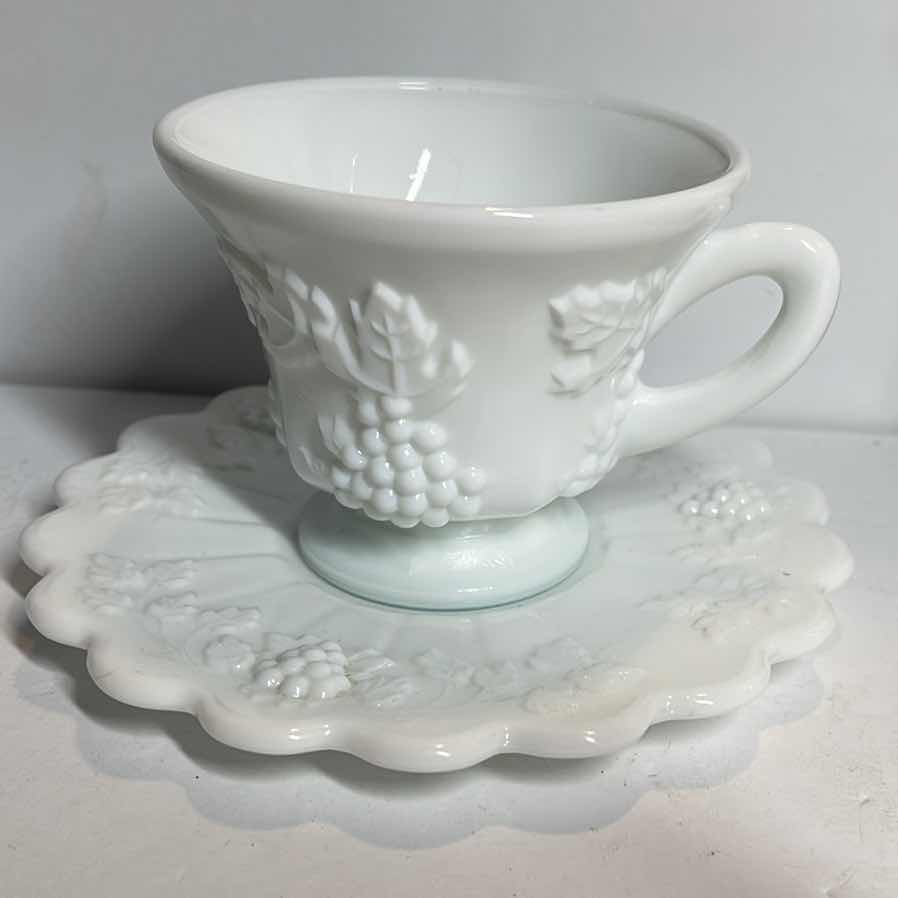 Photo 2 of VINTAGE COLONY INDIANA GLASS HARVEST GRAPE MILK GLASS TEACUPS