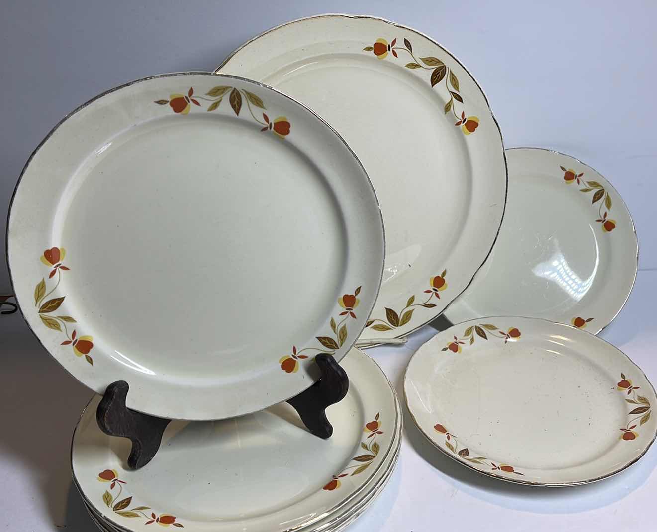 Photo 1 of SUPERIOR HALL QUALITY AUTUMN LEAF PATTERN - 1  ROUND SERVING TRAY - 4 DINNER PLATES- 2 LUNCH PLATES - MORE OF THIS COLLECTION IN AUCTION