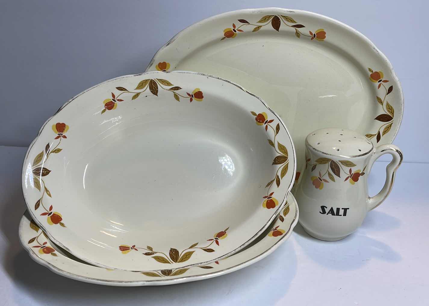 Photo 1 of SUPERIOR HALL QUALITY AUTUMN LEAF PATTERN- 2 SERVING BOWLS -1 PLATER AND SALT SHAKER 
MORE OF THIS COLLECTION IN AUCTION