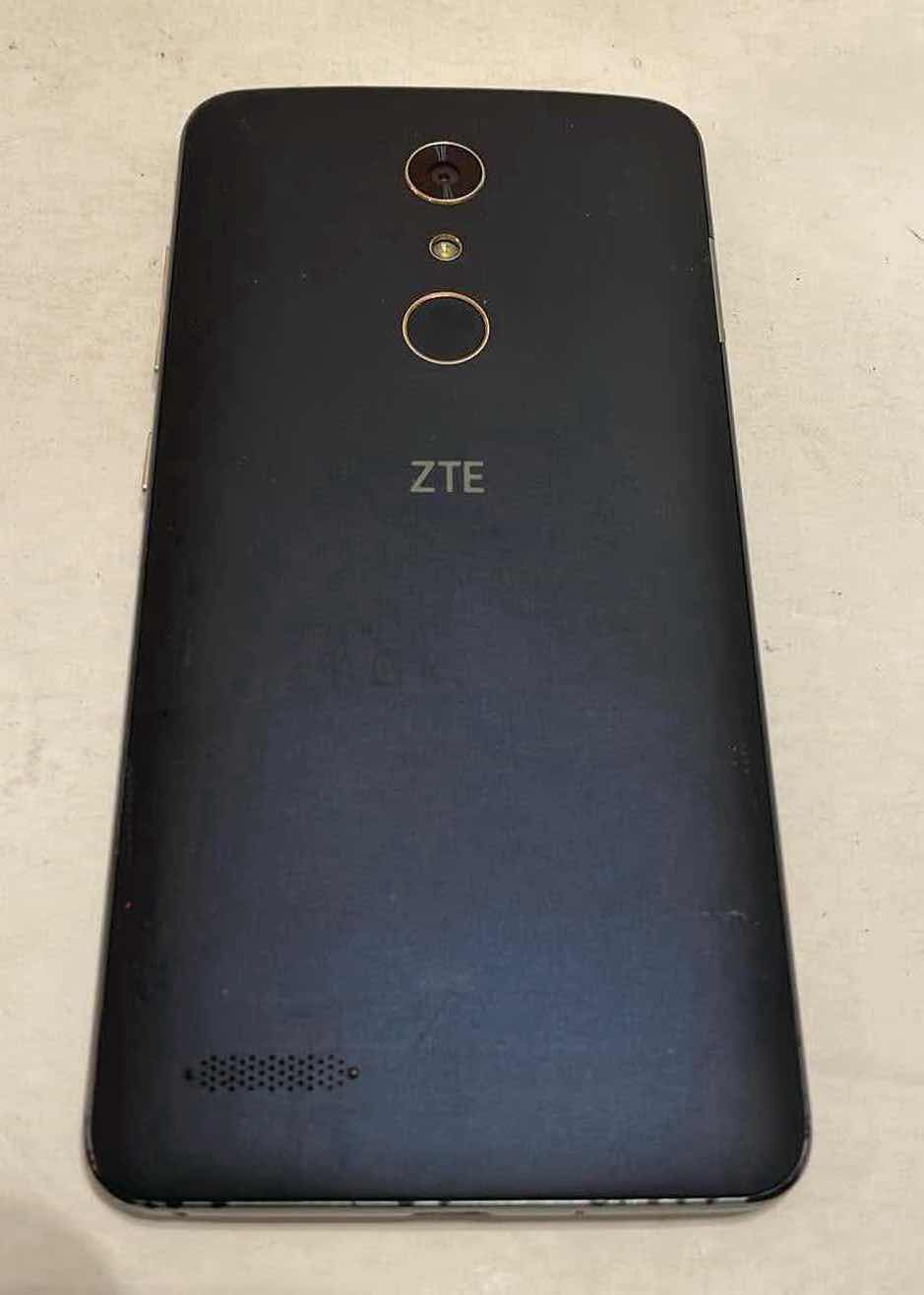 Photo 3 of ZTE TOUCH SCREEN CELL PHONE 64 G