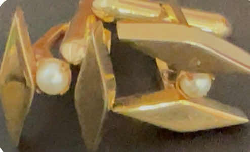 Photo 1 of MENS GOLD AND PEARL DRESS CUFF LINKS.