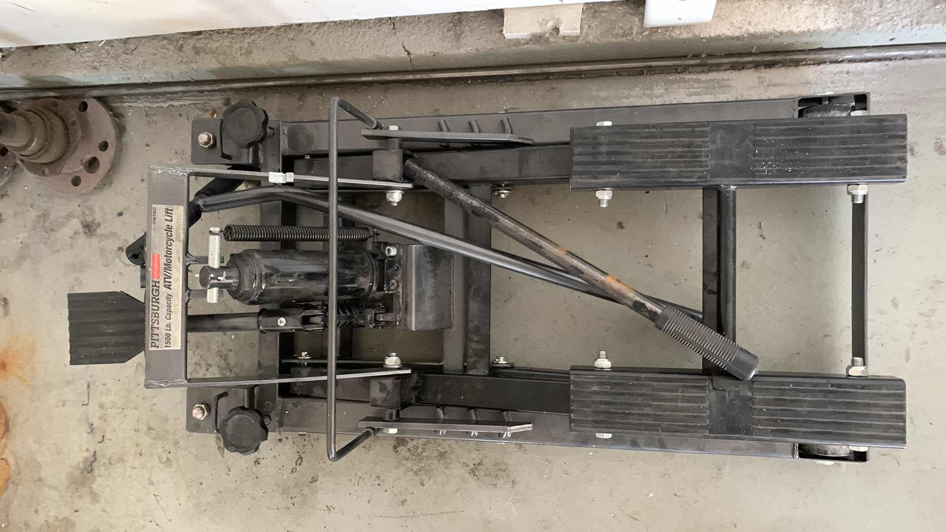 Photo 1 of AUTO PARTS-PITTSBURGHAUTOMOTIVE 1500 LB CAPACITY ATV/MOTORCYCLE LIFT
