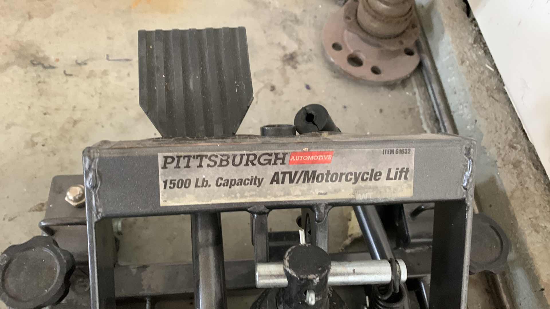 Photo 1 of AUTO PARTS-PITTSBURGHAUTOMOTIVE 1500 LB CAPACITY ATV/MOTORCYCLE LIFT