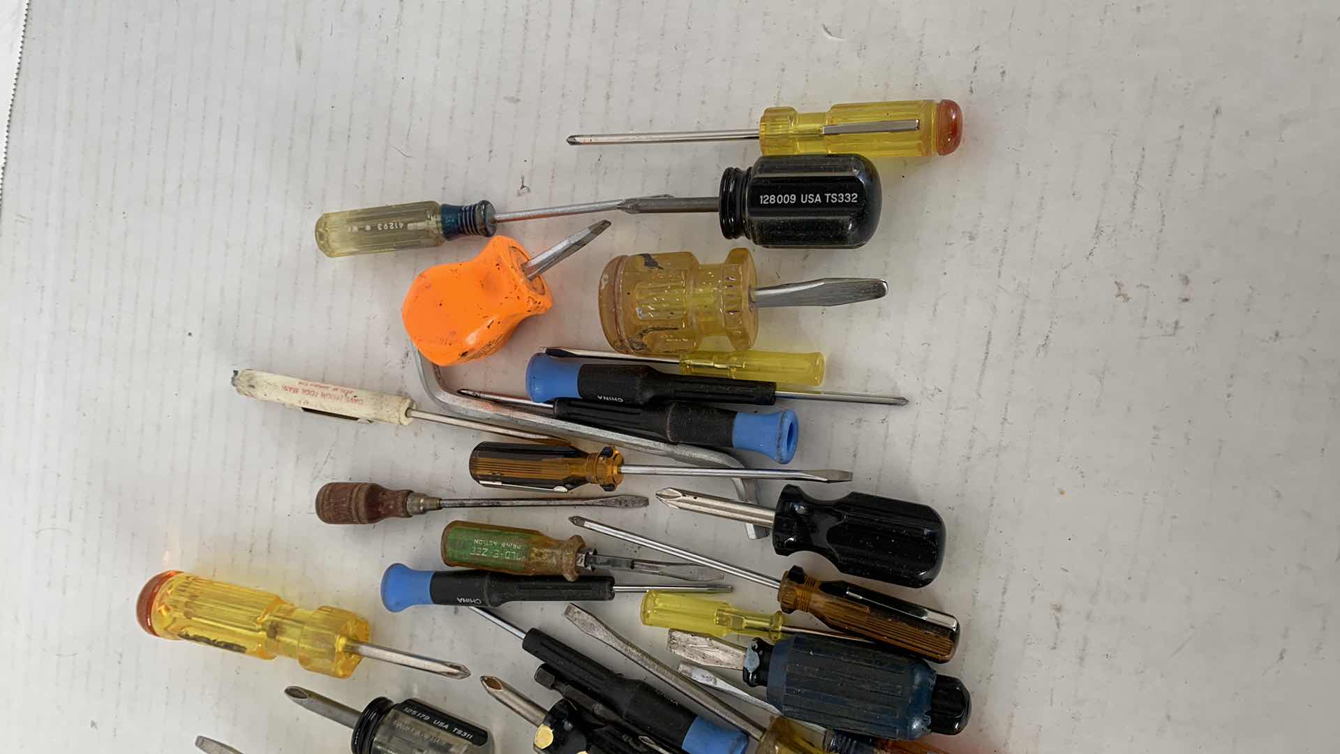 Photo 1 of 15-VARIOUS TYPES OF SHORT TOOLED SCREWDRIVERS, PHILLIPS HEAD, FLAT HEAD ETC.